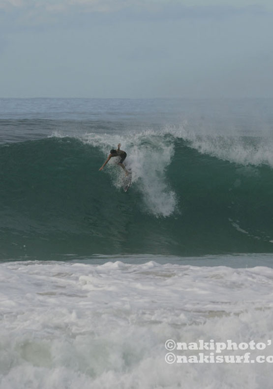 naki surfing1221_5542