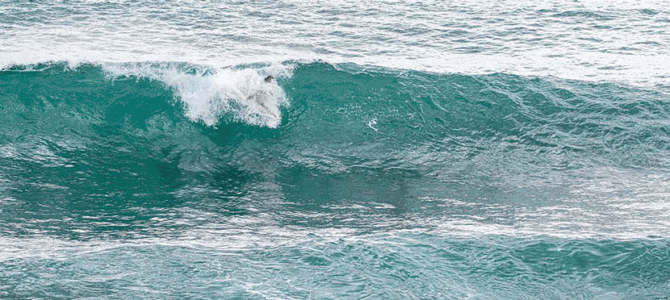 【サーフィン研究所】水神の龍とドラグラ・デザインが沖縄に！＿（５５９文字）