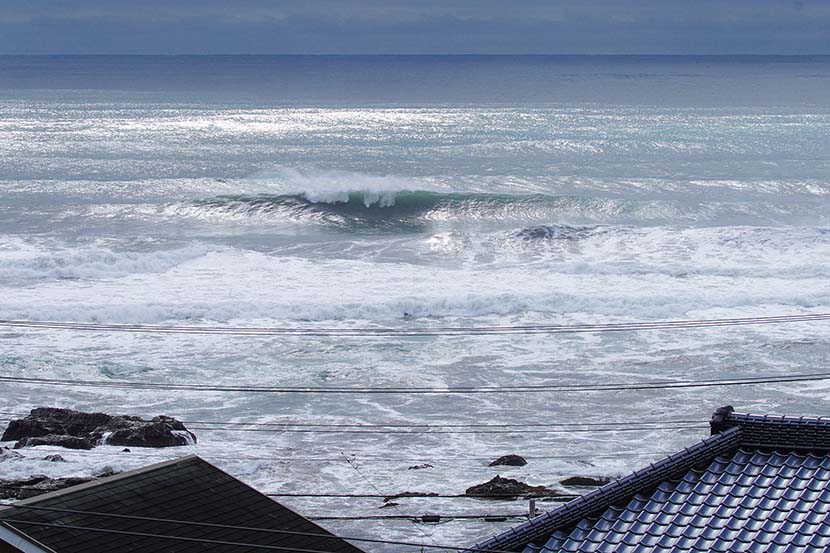 【サーフィン研究所】波は続き、マンダラ・コーヒーいろいろ＿レガロその後＿ウェットスーツ・キャンペーン第一弾＿（１０４４文字）