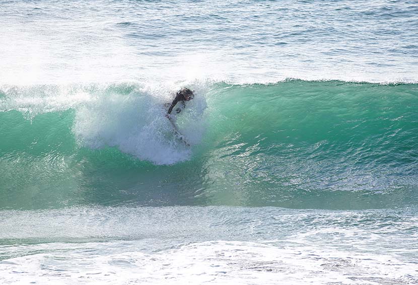 【サーフィン研究所】クアトリーノとタマサキのブレイク位置関係＿当たるも八卦のサーフィン芸術運動＿（８８３文字）