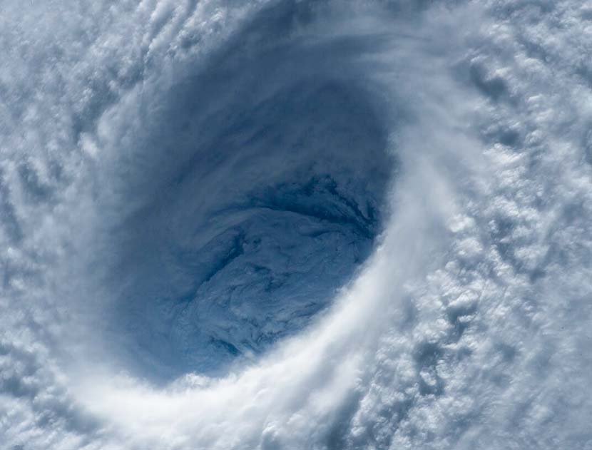 【サーフィン研究所】台風７号通過！＿挑戦と無謀の違い＿タヌ星からのＵＦＯ！？＿（１２６０文字）