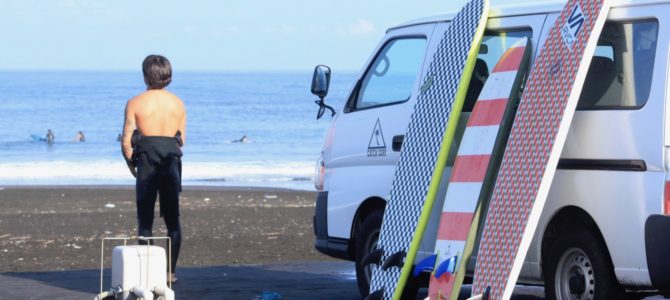 CATCH SURFで小波ワイワイセッション♪ ※即納可能ボードもありますYO! CATCH SURFで小波ワイワイセッション♪ ※即納可能ボードもありますYO!